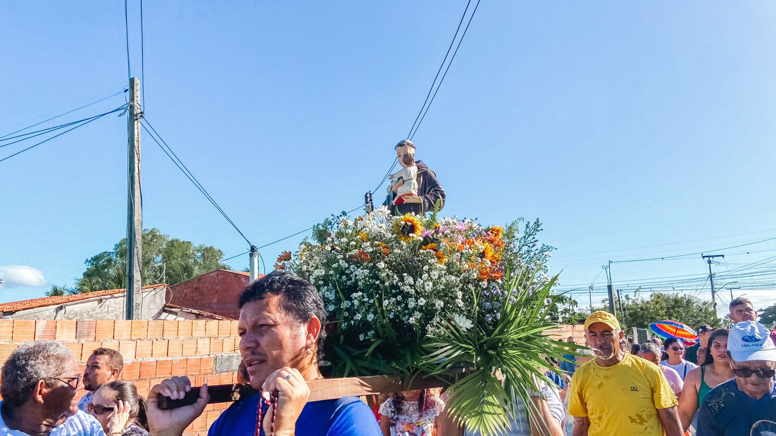 Você está visualizando atualmente Dia de Santo Antônio é celebrado com procissão e missa campal em Maracanaú