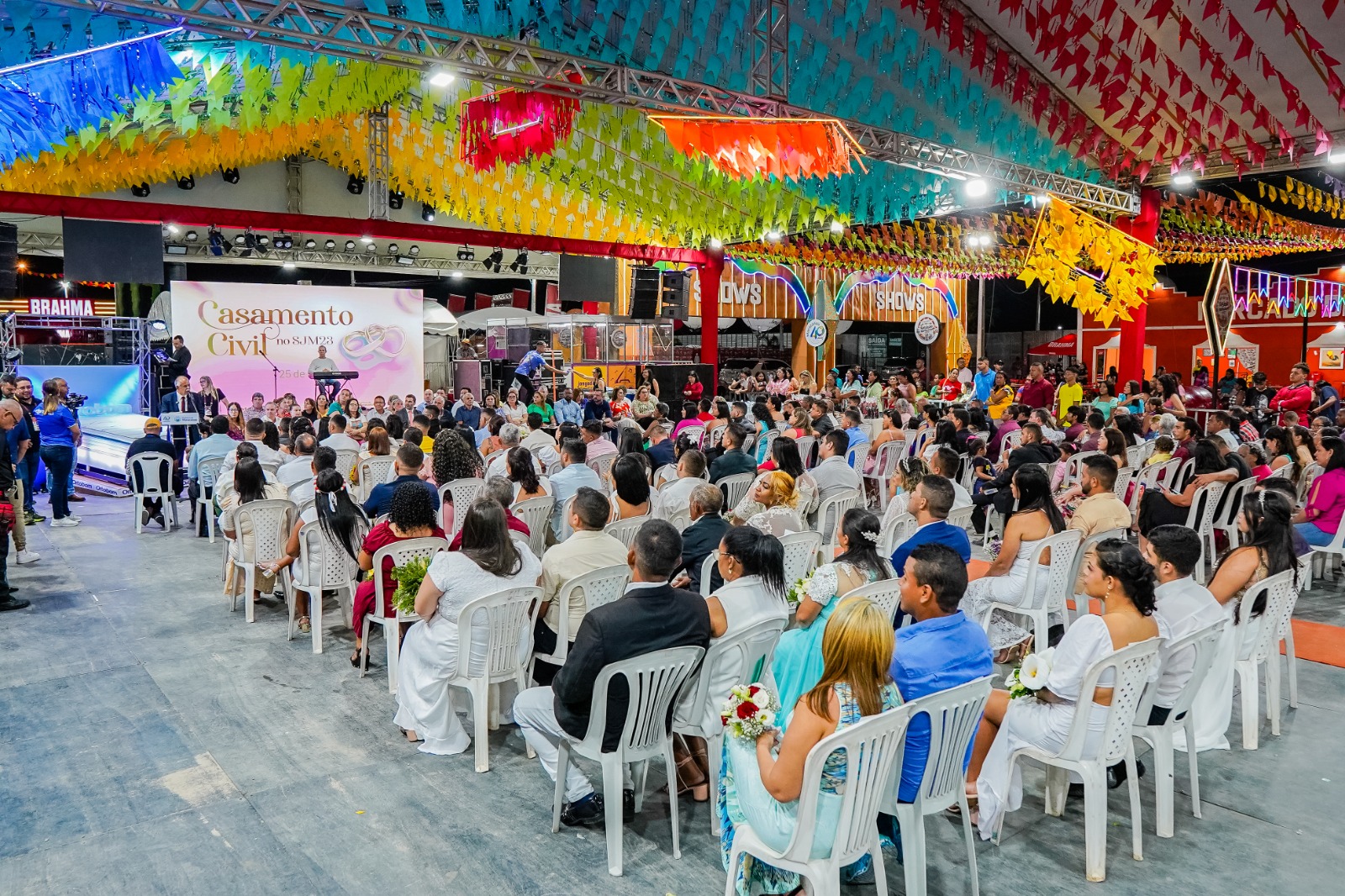 Você está visualizando atualmente Prefeitura realiza Casamento Coletivo no São João de Maracanaú 2023