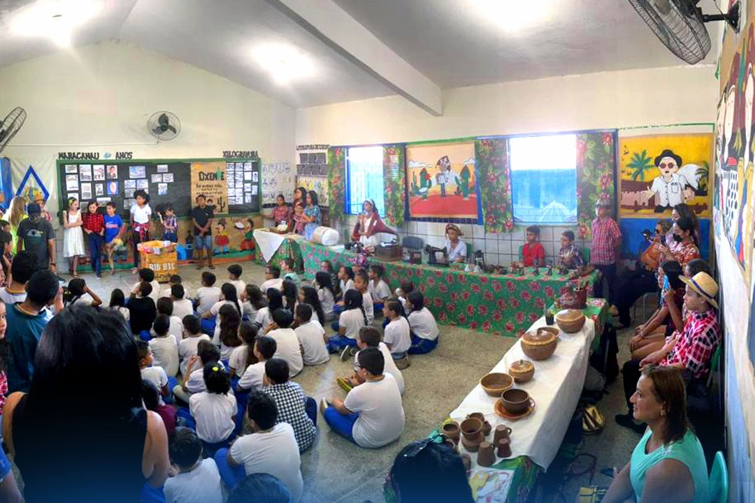 Você está visualizando atualmente Estudantes da Escola Antônio de Albuquerque participam do projeto Budega Cultural