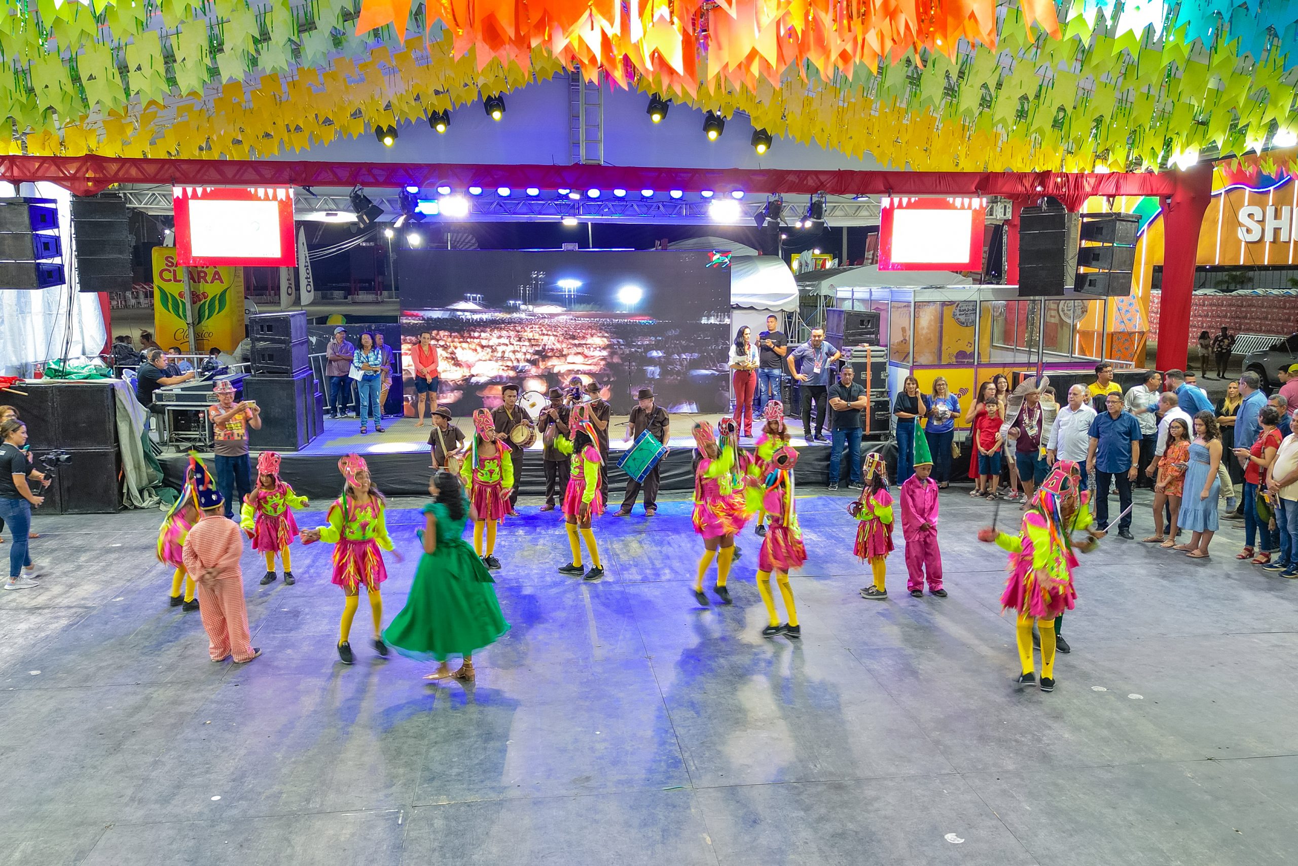 Você está visualizando atualmente São João de Maracanaú 2023 recebe grupos culturais do Cariri