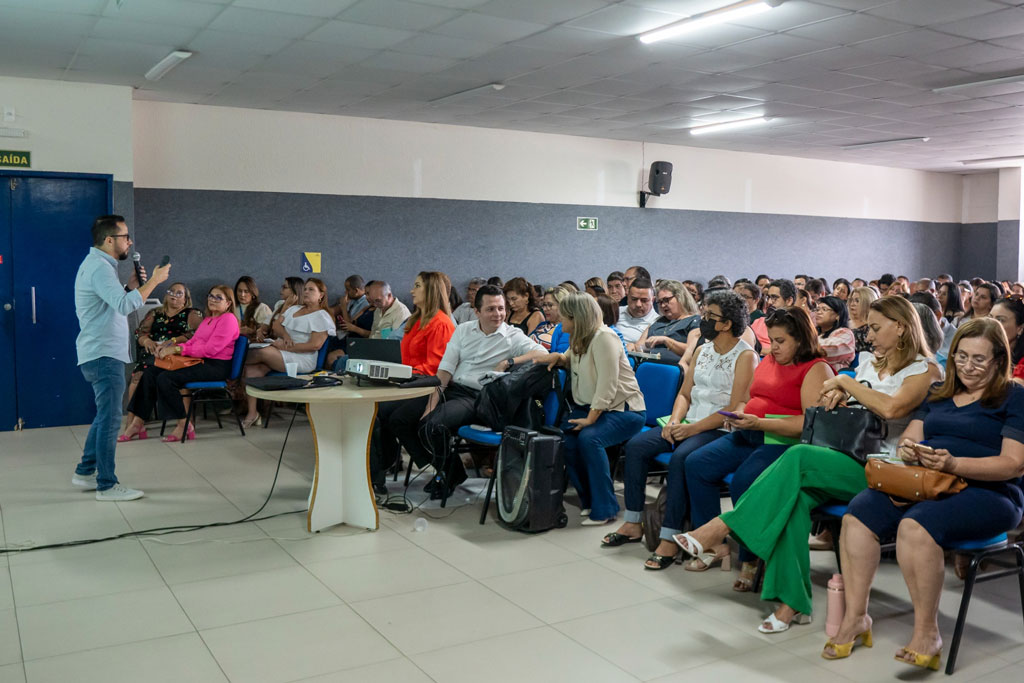 Você está visualizando atualmente Gestores e Coordenadores Pedagógicos participam de mentoria sobre Liderança da Gestão Escolar e os Resultados da Aprendizagem