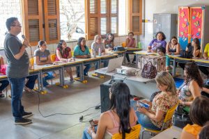 Leia mais sobre o artigo Escola Maestro Eleazar de Carvalho participa de oficina pedagógica sobre 20 anos da Lei N° 10.639/03