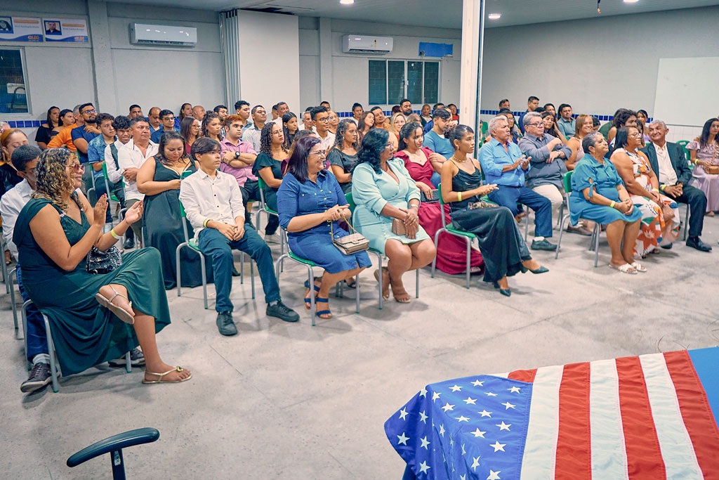 Você está visualizando atualmente Centro de Línguas de Maracanaú realiza formatura dos concludentes de 2023.2