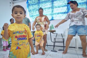 Leia mais sobre o artigo Crianças de Maracanaú acompanhadas pelo Programa Criança Feliz participam de atividade de Carnaval