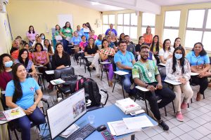 Profissionais das unidades básicas de saúde em oficina de apresentação de resultados do Projeto de Vigilância e Controle da Hanseníase, no auditório da Secretaria de Saúde.