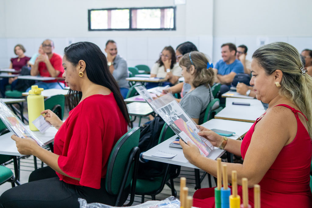 Professores da rede municipal participam da primeira formação de 2024