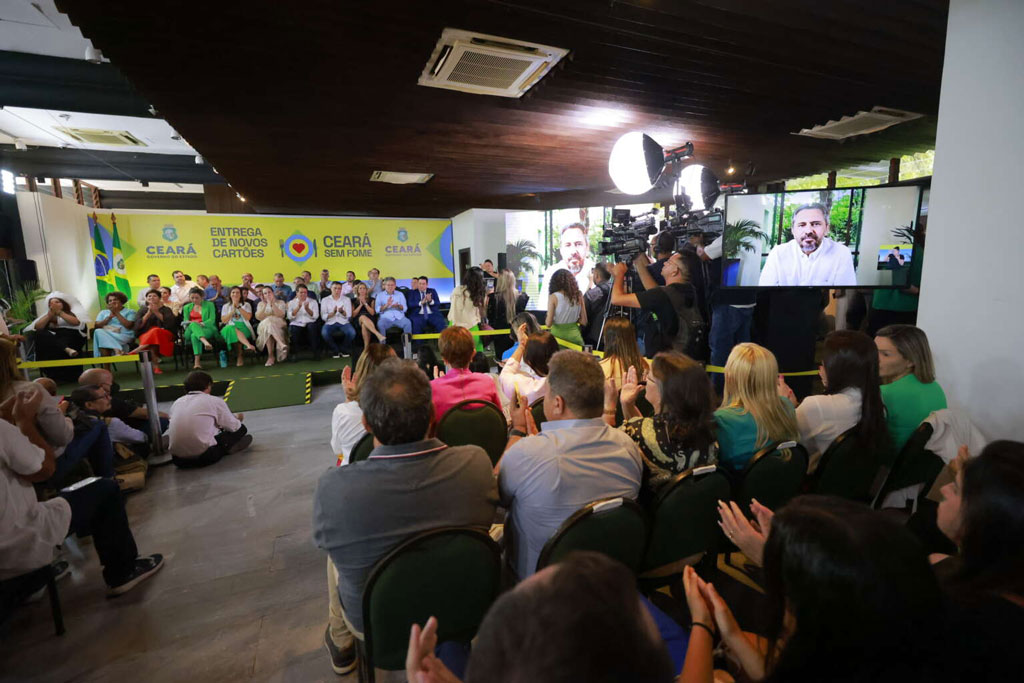 Você está visualizando atualmente Mais de 570 famílias de Maracanaú serão contempladas com o cartão do Programa “Ceará Sem Fome”