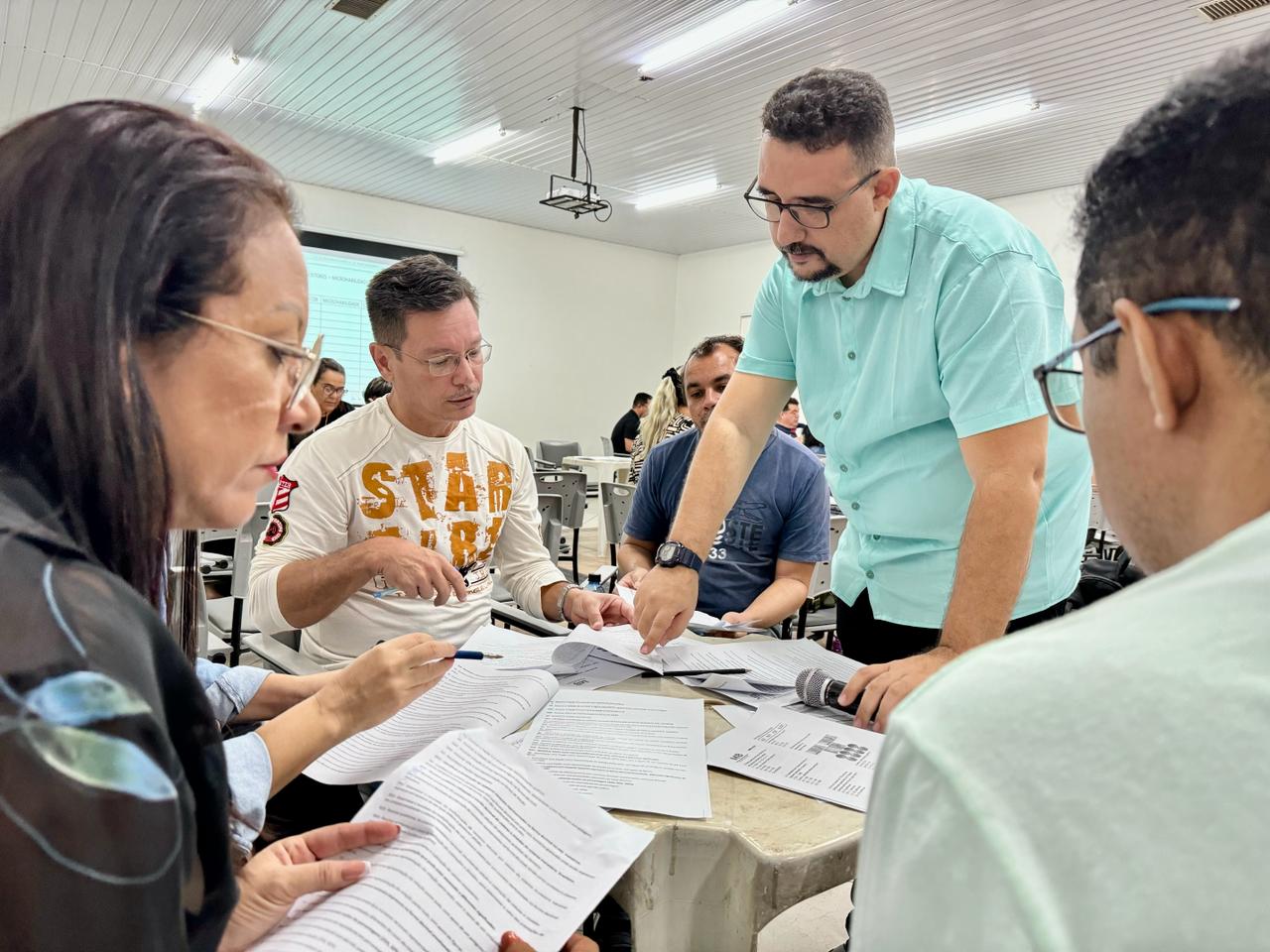 No momento, você está visualizando Professores de Matemática participam de mentoria realizada pela Secretaria de Educação