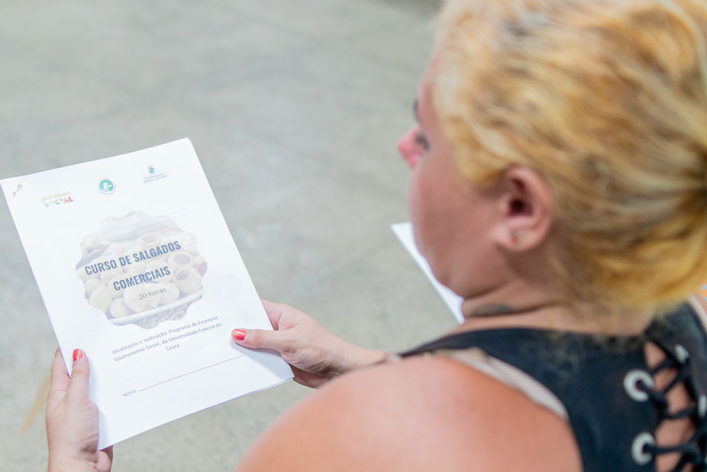 No momento, você está visualizando Inclusão produtiva: Sasc oferta curso de salgados comerciais