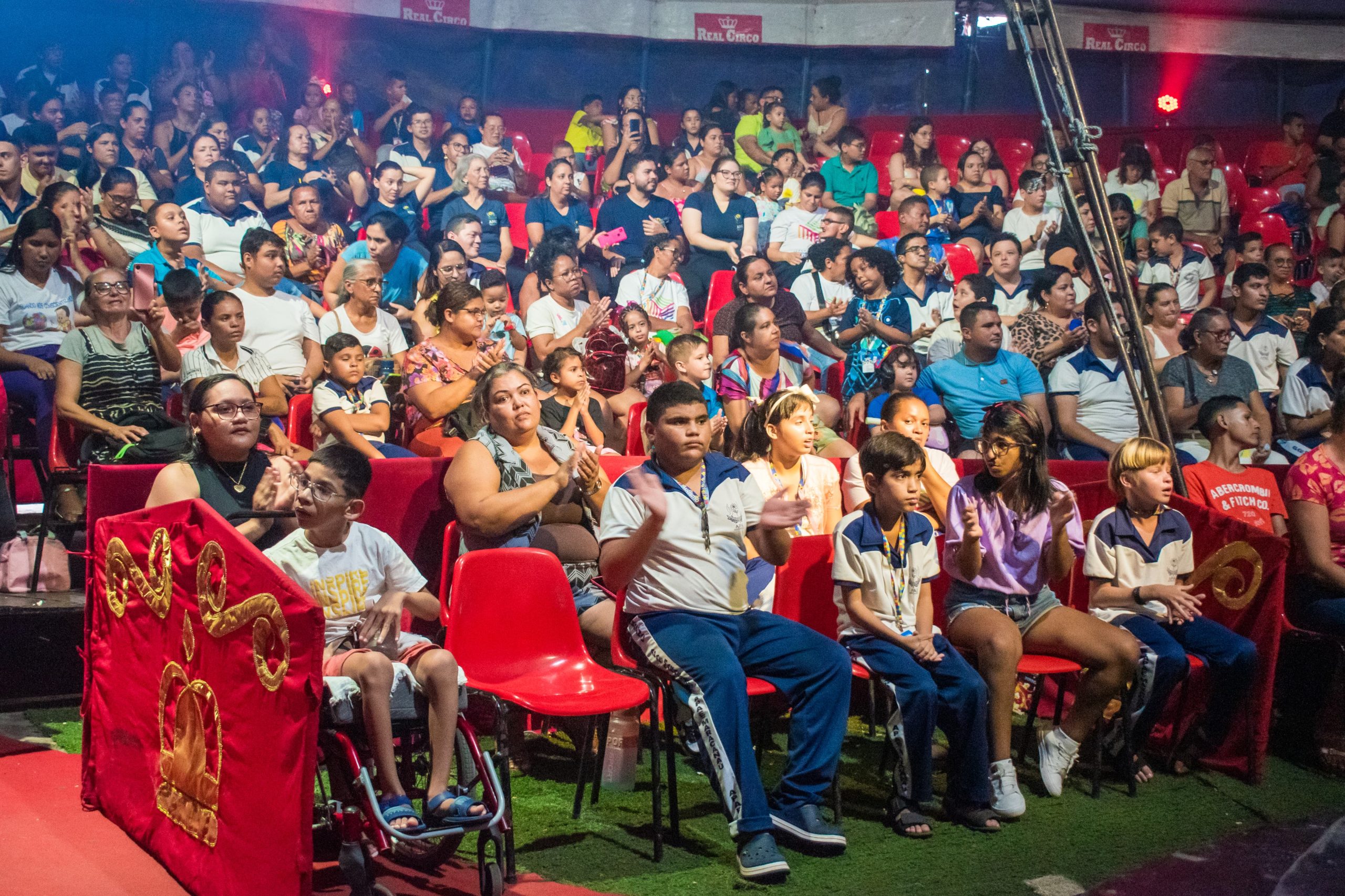 Você está visualizando atualmente Saúde realiza encerramento da Semana do Autismo no Real Circo