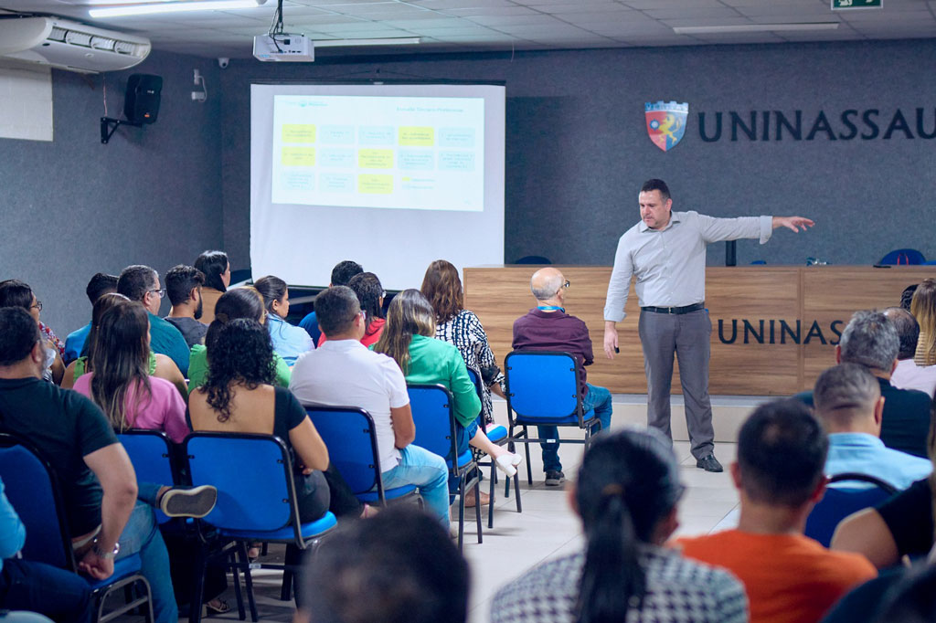 Você está visualizando atualmente Servidores da Administração Pública Municipal participam de capacitação sobre Estudo Técnico Preliminar – ETP