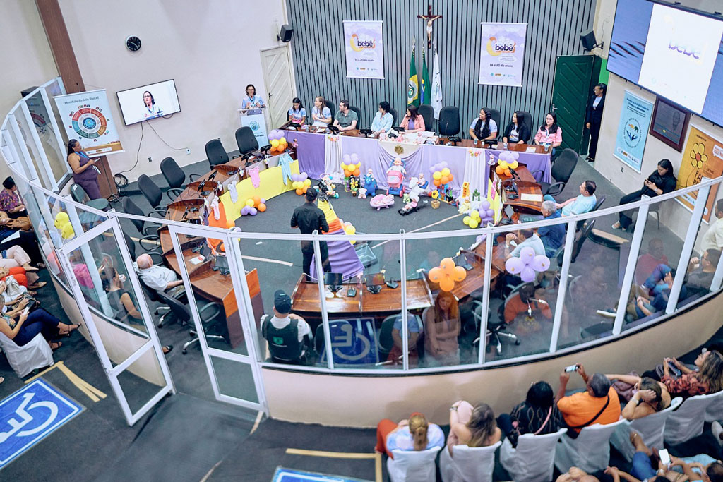 No momento, você está visualizando Sessão Solene em alusão à primeira infância é realizada na Câmara Municipal de Maracanaú