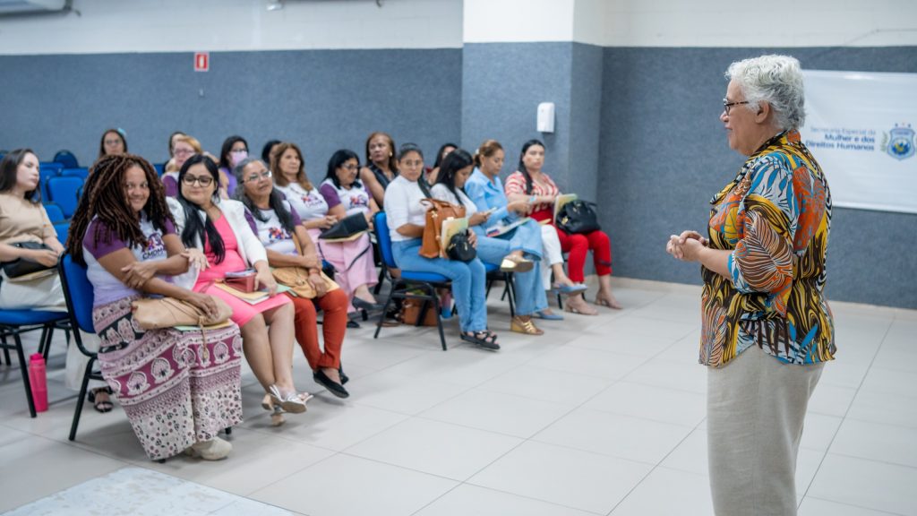 Para fortalecimento do Conselho Municipal dos Direitos da Mulher, CMDM realiza capacitação