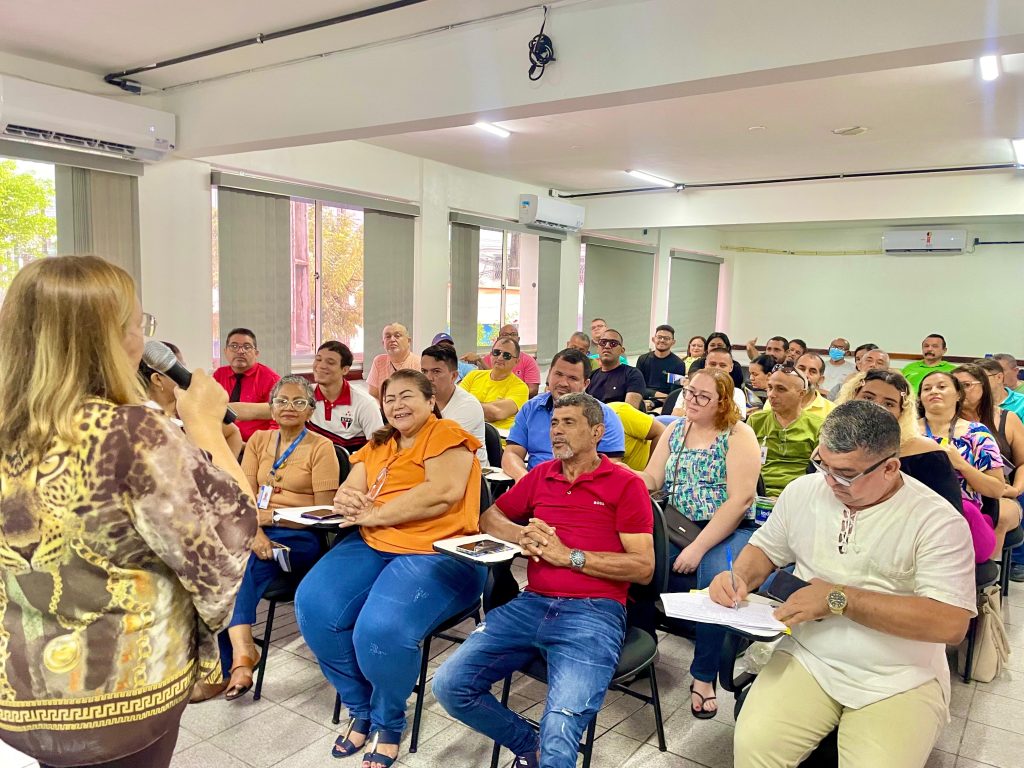 Secretaria de Educação realiza formação para motoristas e monitores de transporte escolar na perspectiva da educação inclusiva