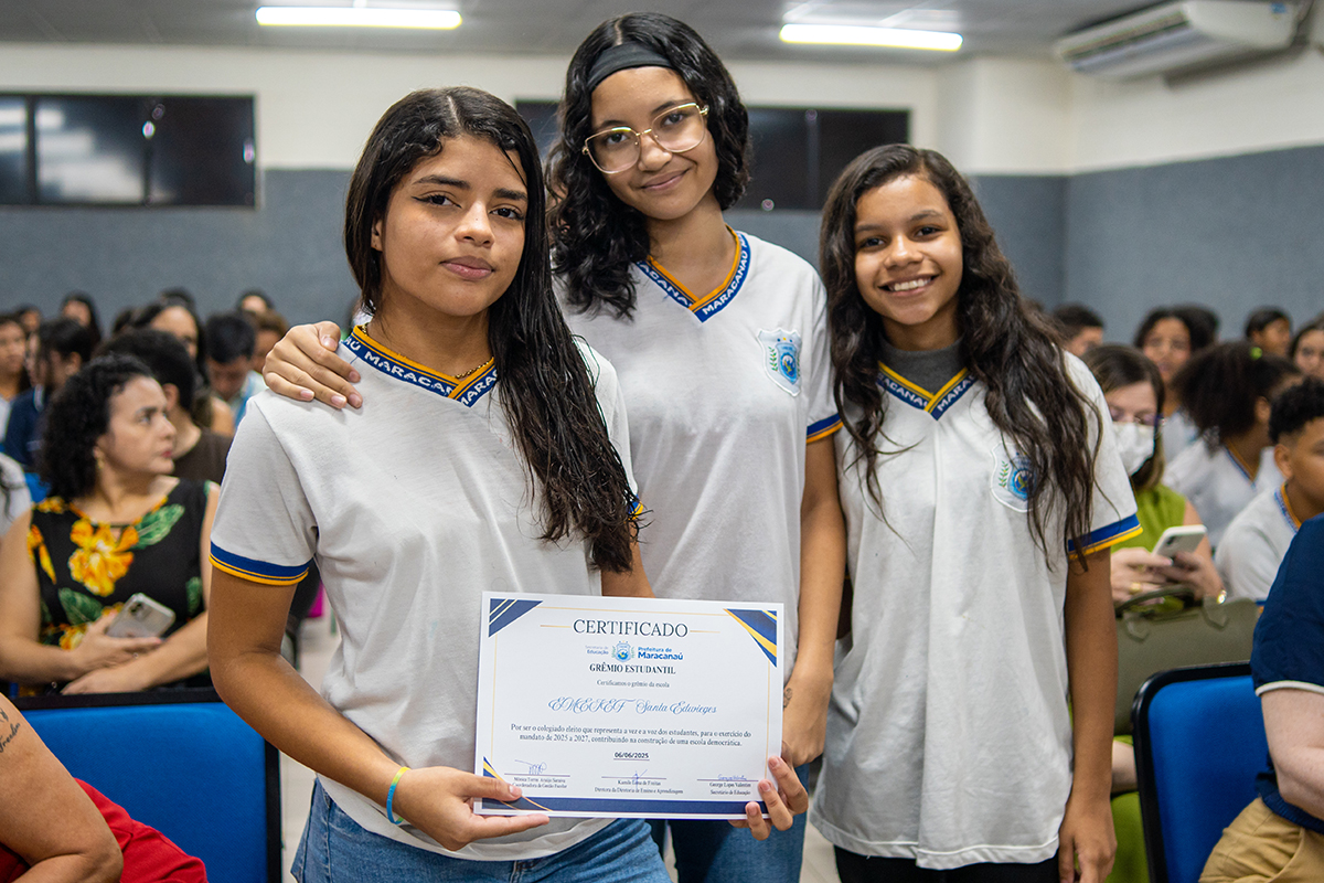 No momento, você está visualizando Prefeitura realiza posse dos Grêmios Estudantis das escolas municipais