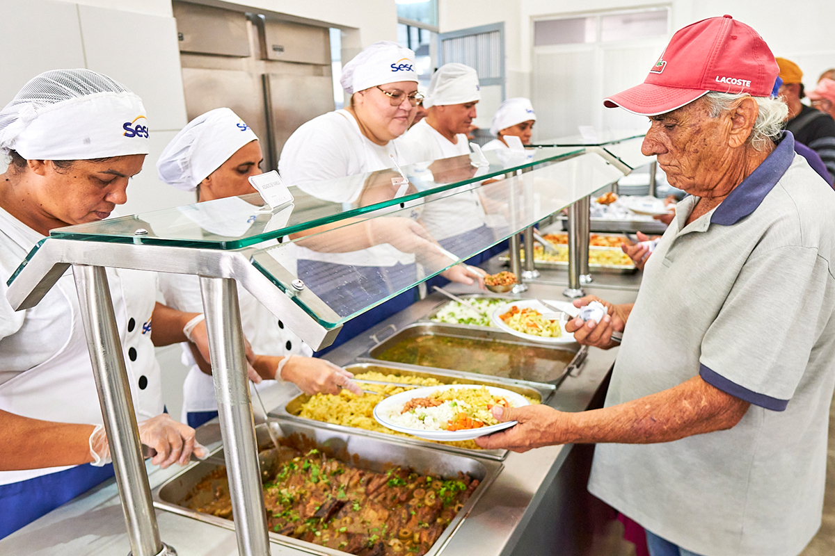 No momento, você está visualizando Restaurante Popular de Maracanaú celebra 17 anos promovendo segurança alimentar nutricional e inclusão social
