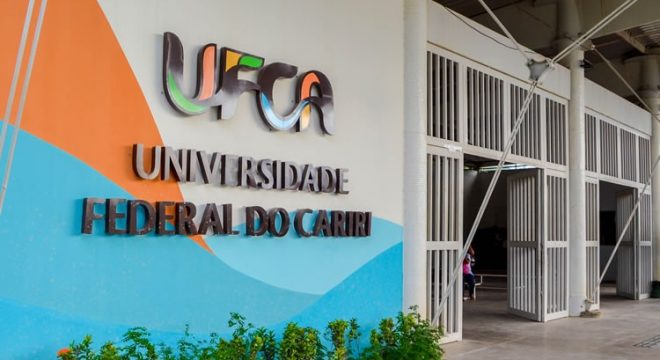 No momento, você está visualizando Polo UAB Maracanaú e UFCA lançam processo seletivo para a pós-graduação em Educação Bilíngue de Surdos na modalidade a distância
