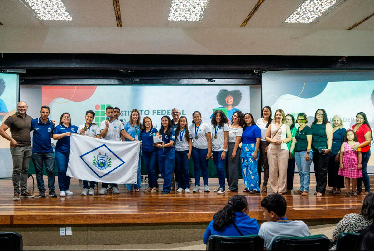 No momento, você está visualizando Escola Cívico-Militar Rodolfo Teófilo é destaque na Olimpíada de Matemática do IFCE