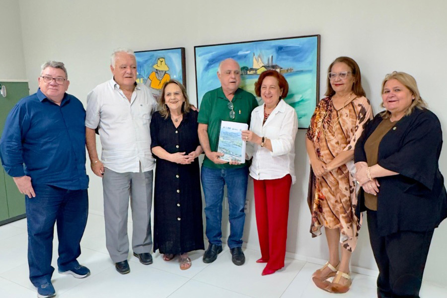 No momento, você está visualizando Prefeito de Maracanaú formaliza pedido de credenciamento do CEUMAR junto ao Conselho Estadual de Educação